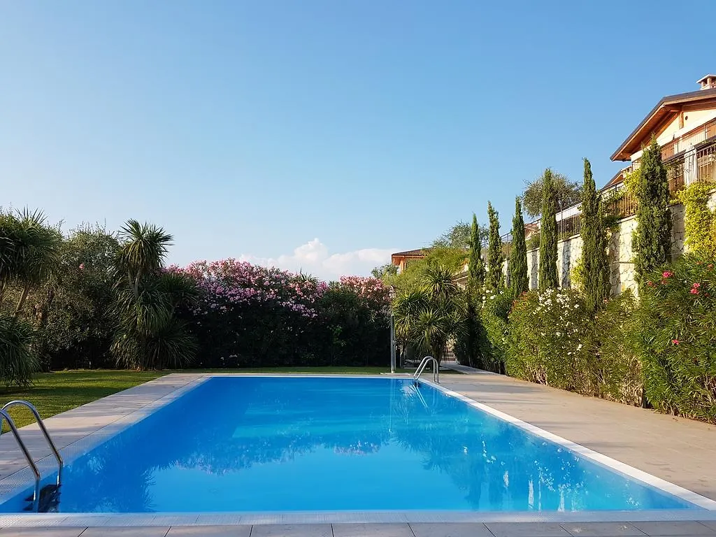 Il Paradiso Apartments Great View Gardasee Torri Del Benaco Italy