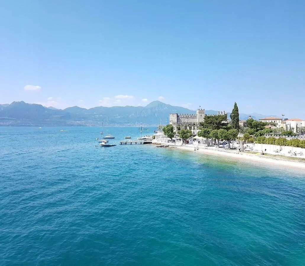 Il Paradiso Apartments Great View Gardasee Torri Del Benaco 0*,